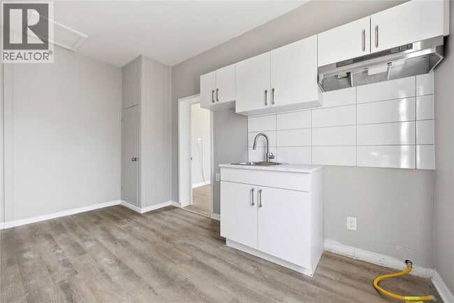 Photo - 131 Margaret Ave Unité 5