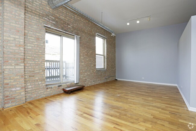 2 BR, 1 BA - living room