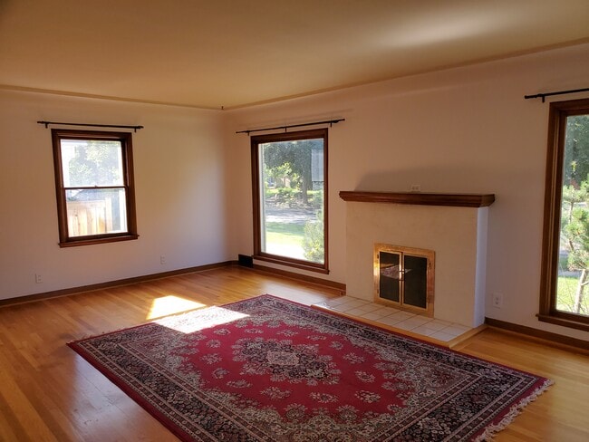 Photo - 403 W 25th Ave