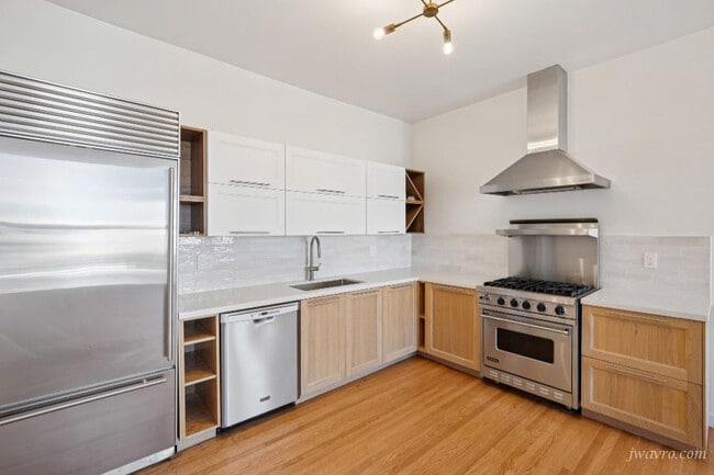 Photo - 354 Castro St