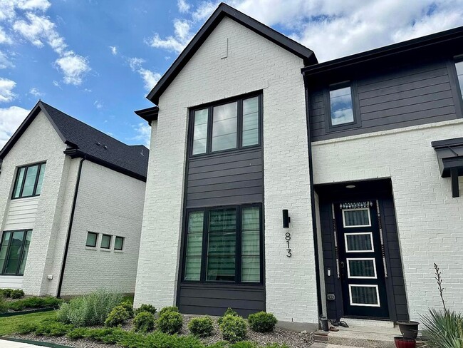 Photo - 813 Crystal Oak Ln