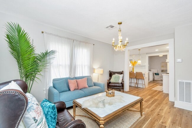 Photo - 4919 Avenue Q