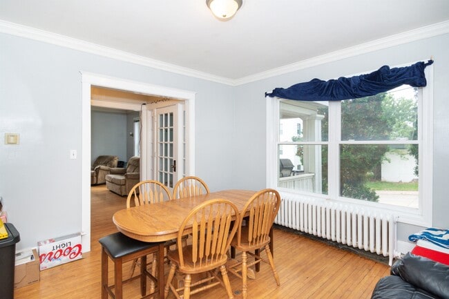 Photo - 512 N 19th Ave E