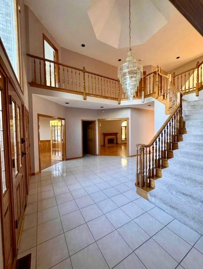 Photo - 8S210 Stonehedge Dr