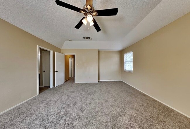 Photo - 2614 Remmington Dr