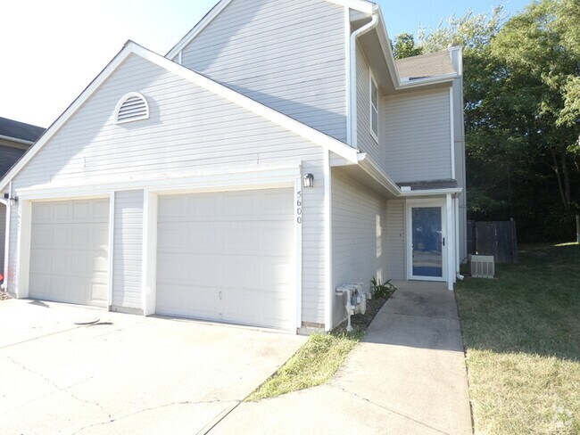 Building Photo - Beautiful Town Home in Park Hill School Di...