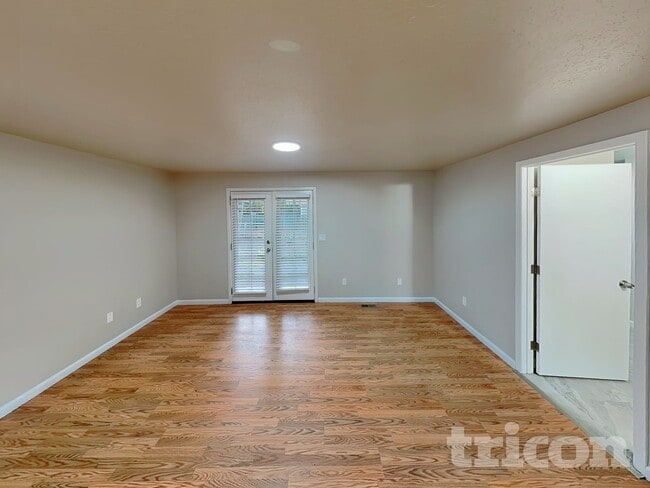 Photo - 12317 NE 33rd St