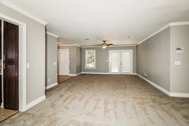 Photo - 401 Parlock Rd