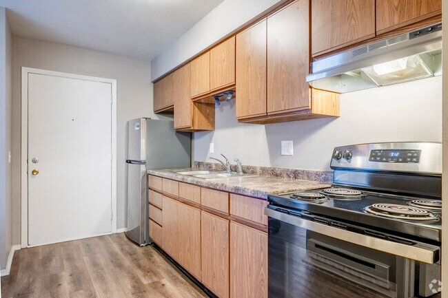 Studio, 1BA - 400SF - Kitchen