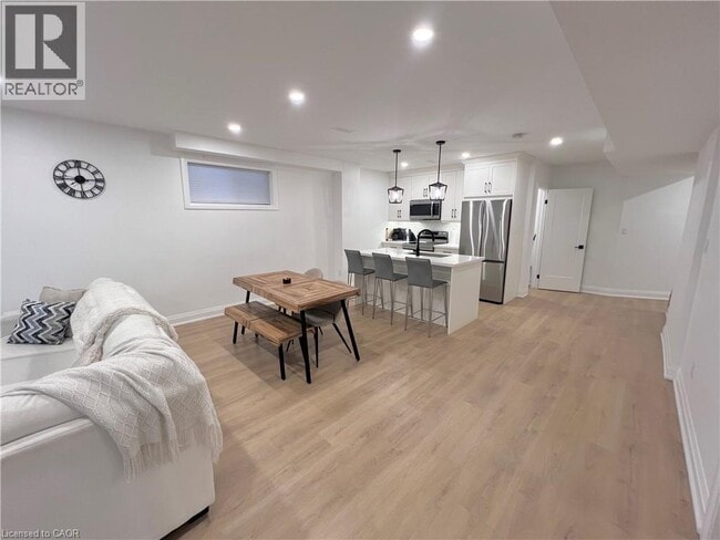 Photo - 31 Colin Crescent