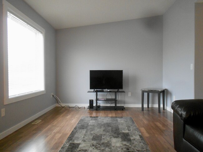 Photo - 9302 93 St Unit 101