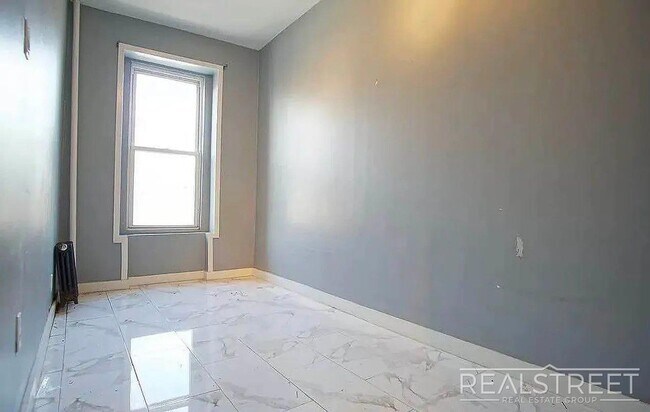 Photo - Gates Avenue Unidad 1