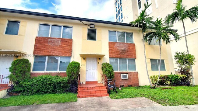 215 Zamora Ave Unit 9