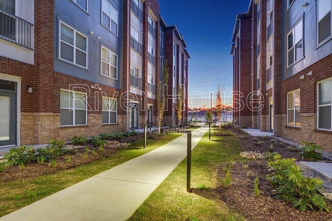 River House Apartments