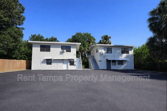 Building Photo - 1026 1/2 19th St S Apt A Unit A