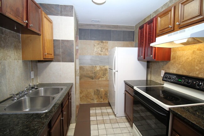 Photo - North Pensacola 2-Bed, 1-Bath Quadplex – Pet-Friendly, Available 1/6 Unit 8