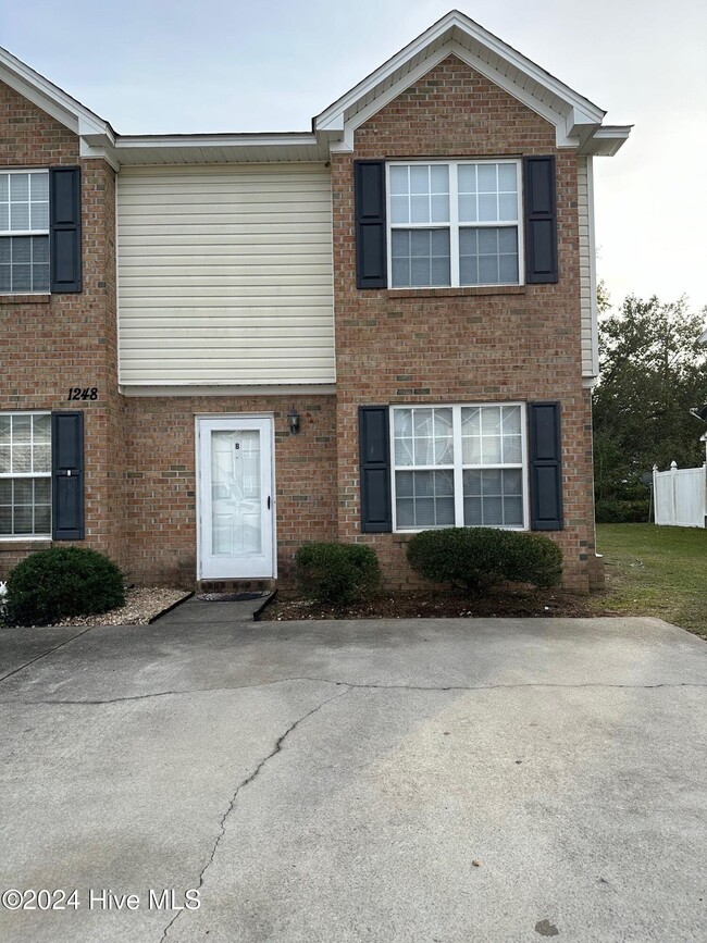 Photo - 1248 Westridge Ct Townhome