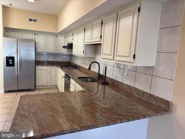 Photo - 327 Overlook Ln