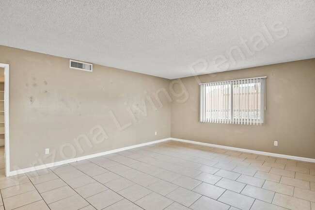 703 Desert Glen Dr