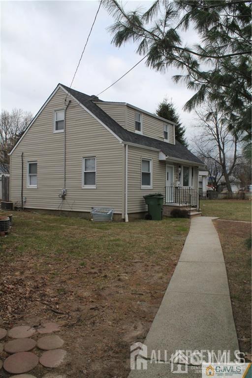 Photo - 323 9th St
