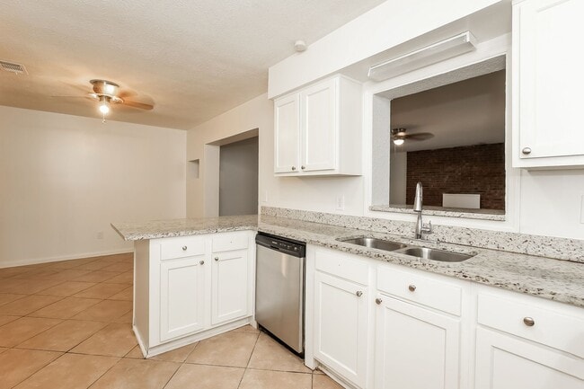 Photo - 3 BR/2BA | Newly Renovated Single Family Home |  Front and Back yard | In Jacksonville!