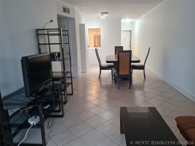 Photo - 300 Golden Isles Dr Unit 104