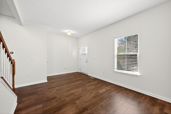 Photo - 163 Mcnamara Loop