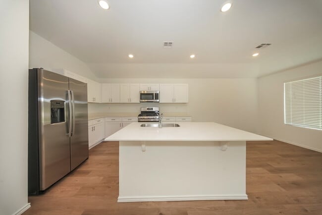 Photo - 5908 Norway Spruce St