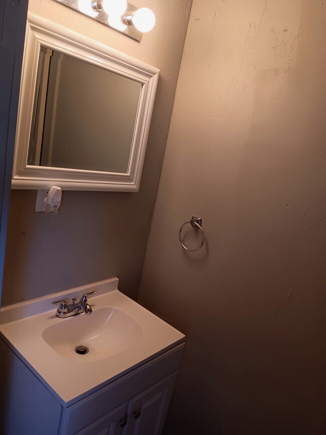 Photo - 411 E Harrison Ave Unidad C