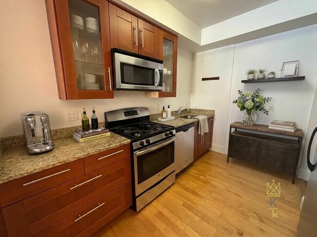 Photo - 672 Washington St Unit 4