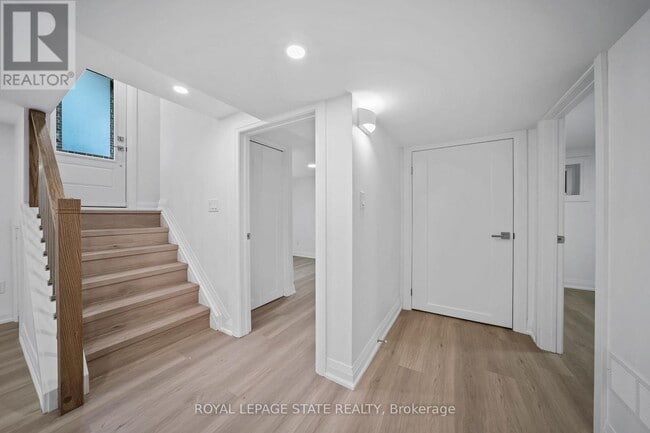 Photo - 172 E 34th St Unité 2