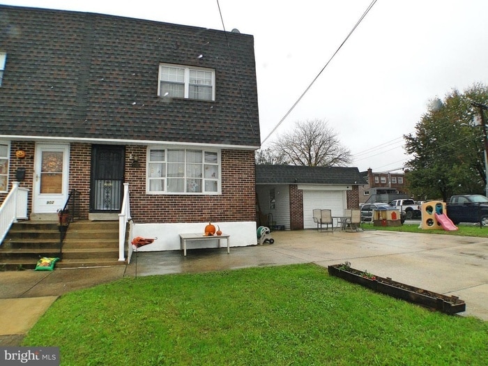 Charming space with parking galore - Charming space with parking galore Casa