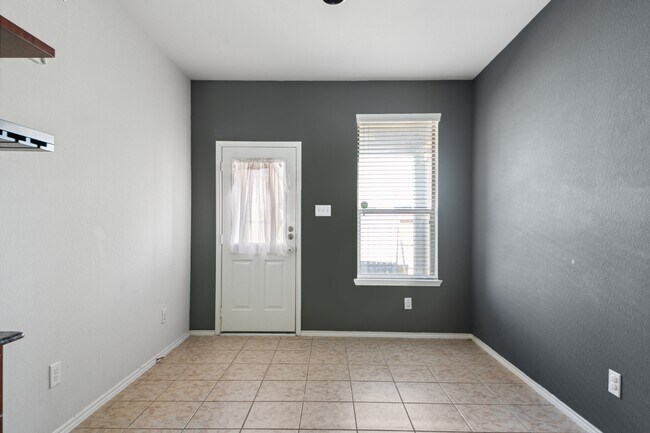 Photo - 1819 Killiney Ct