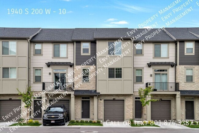 Stunning 3 Bed, 2.5 Bath Townhome, Endless... - Stunning 3 Bed, 2.5 Bath Townhome, Endless...