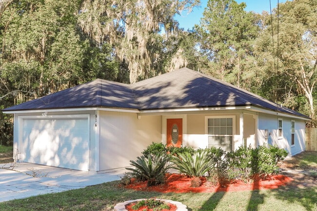 Photo - 914 Walburg St