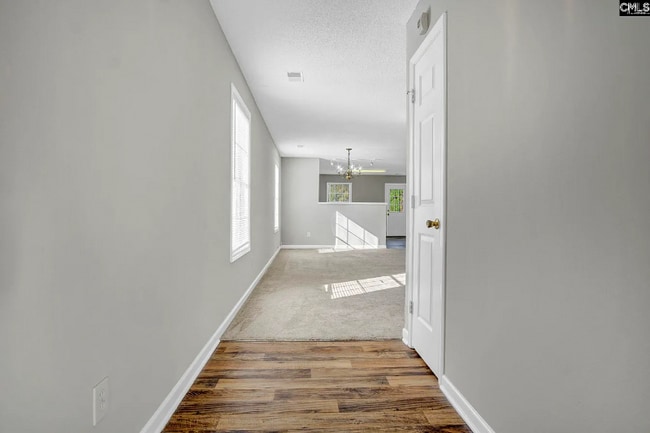 Photo - 303 Castle Ridge Dr