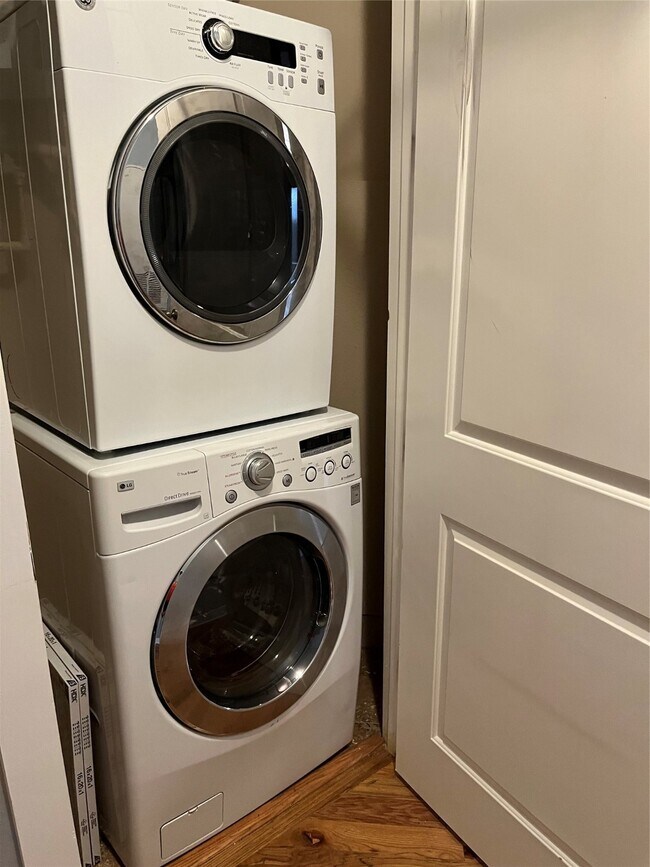 Photo - 315 W Clay St