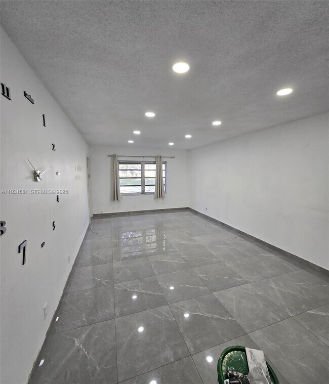 Photo - 5130 SW 40th Ave Unit 2B