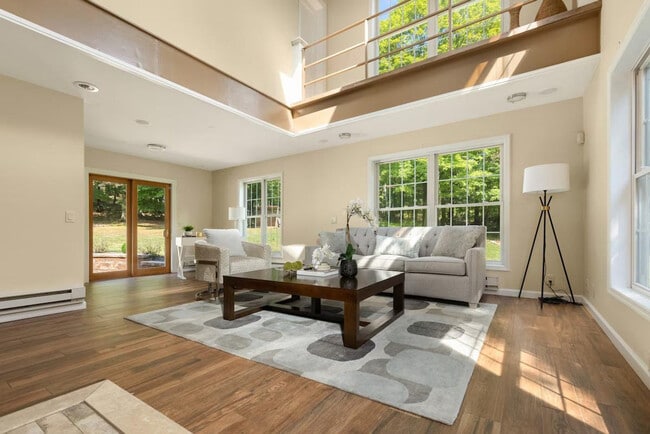 Photo - 338 Clove Rd Unit ID1056821P