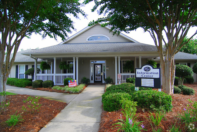 Leasing Office & Clubhouse - Huntington Place Rental