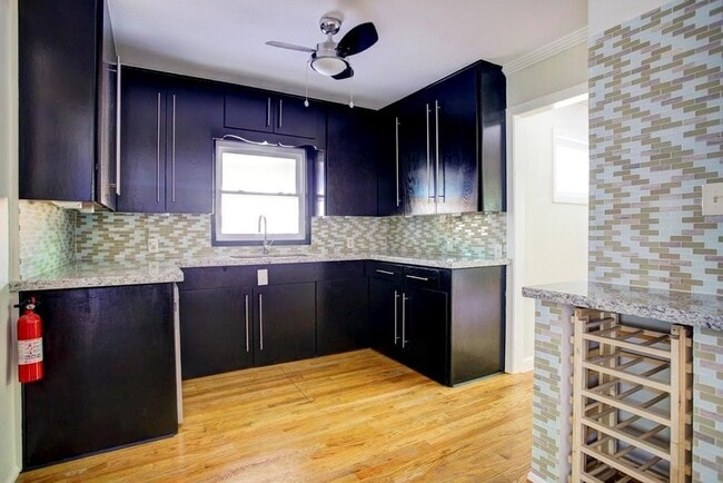 Photo - 4415 Merwin St