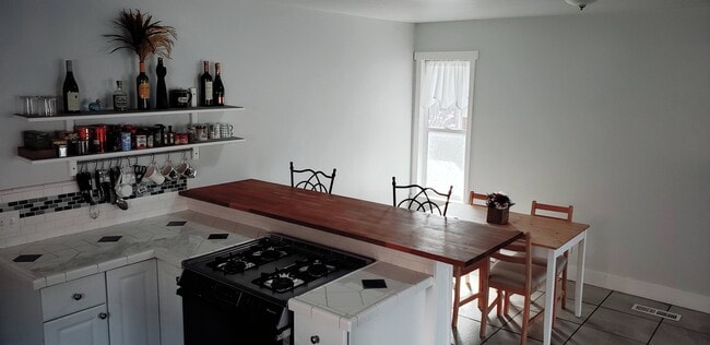 Photo - 3195 White Cir