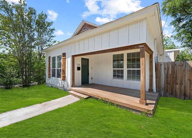 Building Photo - 725 Westfall Ave Rental