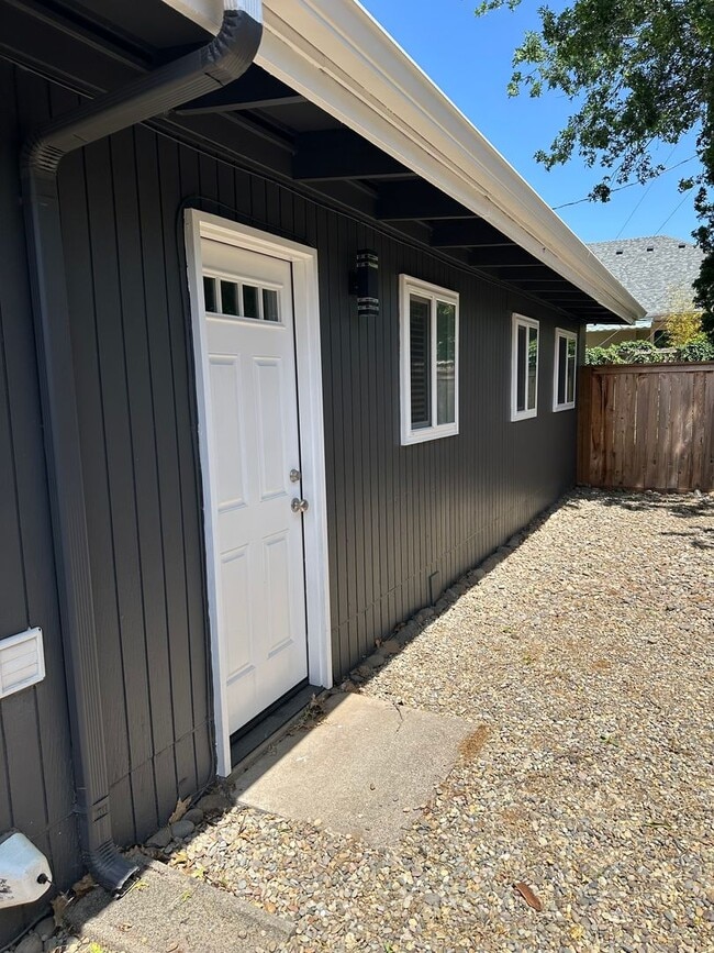 Photo - Beautifully updated 2 bedroom 1 bath duplex in a great neighborhood!