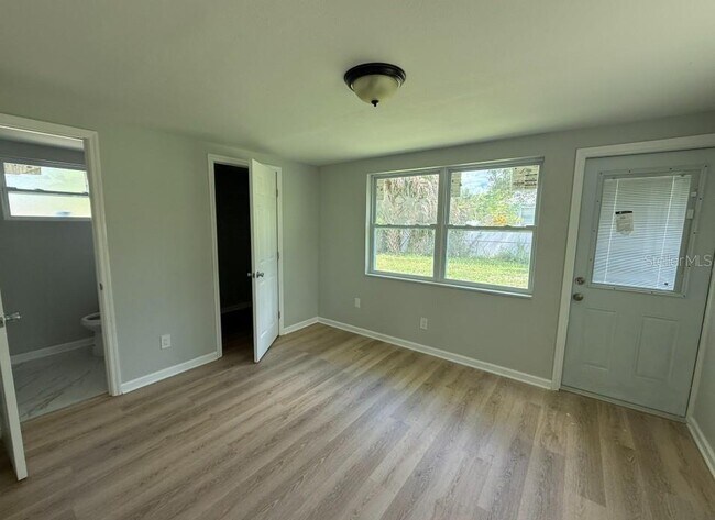 Photo - 2443 Eugene St Casa