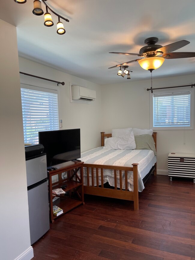 Photo - 618 Geranium St NW