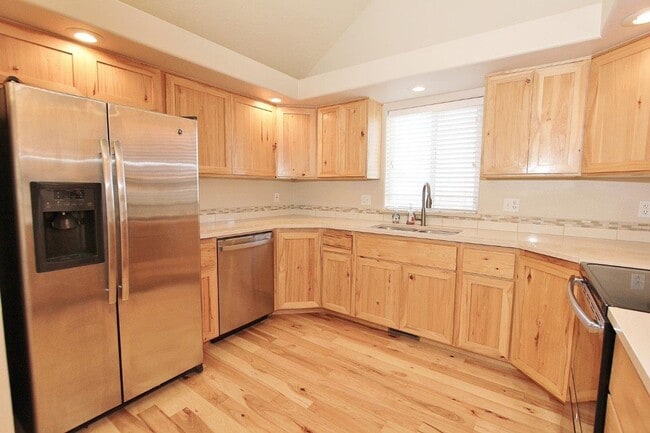 1803 W Mulhuland Ct