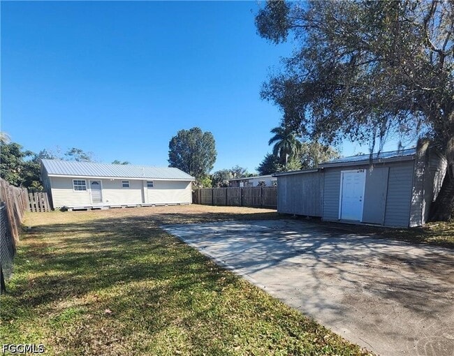 Building Photo - 2248 Marina Park Dr