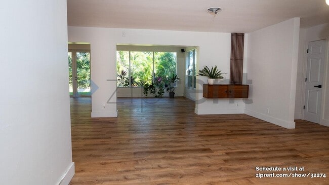 Photo - 817 SW 4th St