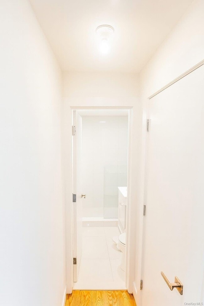 Photo - 95-04 Allendale St